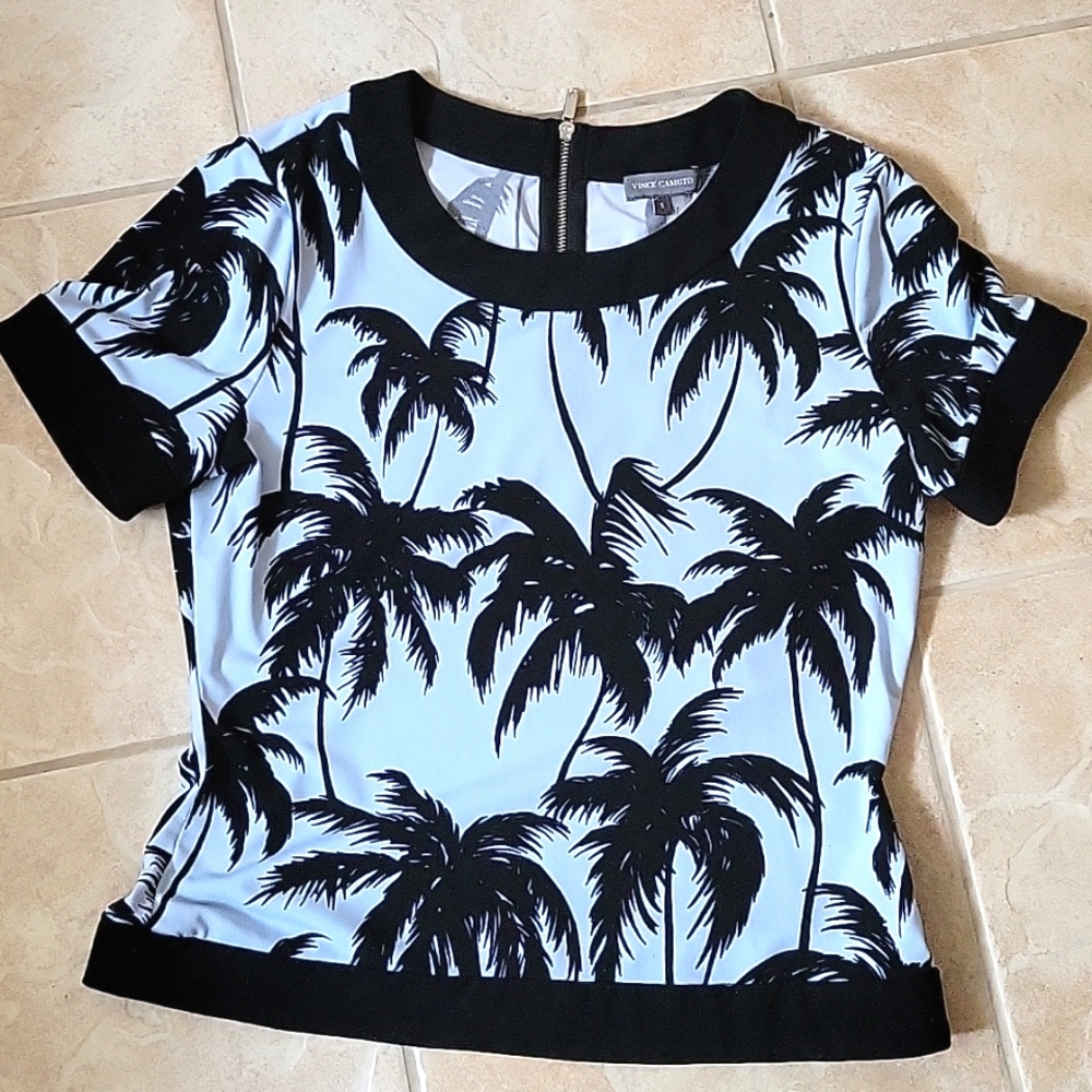 Vince Camuto blue and black palm trees short sleeve blouse top size small